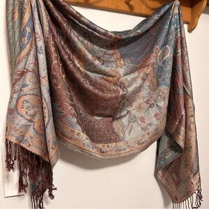 NWT 100% Cashmere Scarf with Tassles from Jerusalem